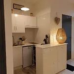 아파트 Le Colonel, Au Coeur Du Village En Rez-de-chaussee D'une Ancienne Maison 마르세이앙